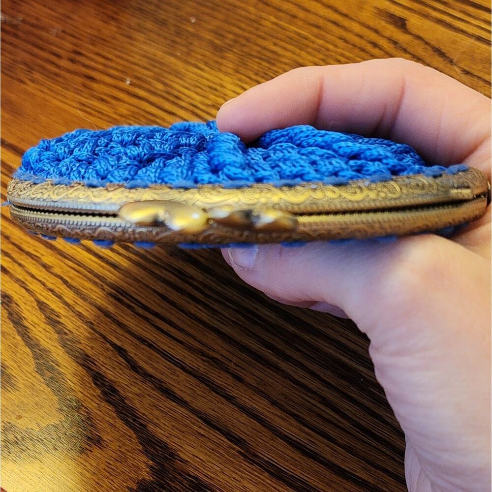 Vintage Style Hand Crocheted Blue Coin Purse - Picture 4 of 5
